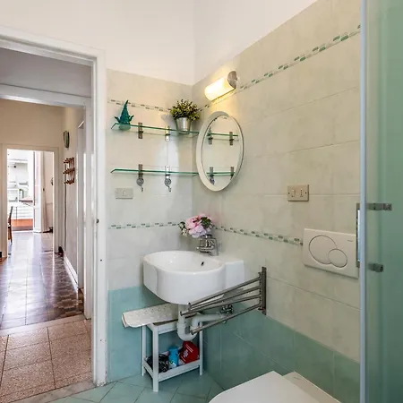 Amiado Apartment With Sea View Balcony - Happy Rentals 아파트