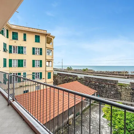 Amiado Apartment With Sea View Balcony - Happy Rentals