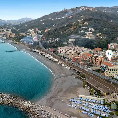 아파트 Amiado Apartment With Sea View Balcony - Happy Rentals