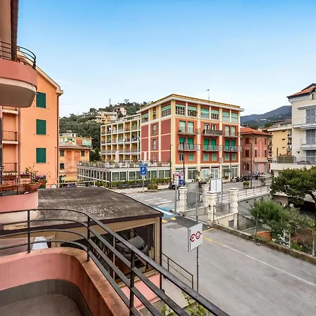 아파트 Amiado Apartment With Sea View Balcony - Happy Rentals *
